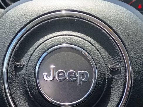 Used 2021 Jeep Compass Latitude AWD/4WD image 26
