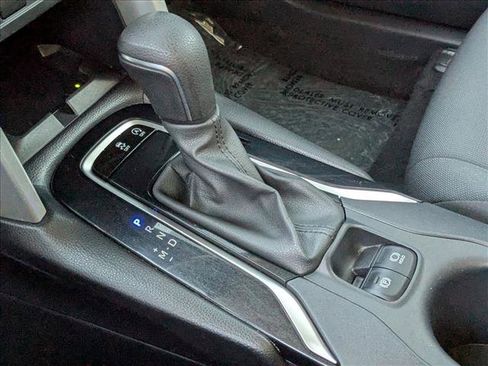 Used 2024 Toyota Corolla Cross LE image 12