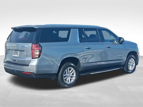 Used 2024 Chevrolet Suburban LT image 7