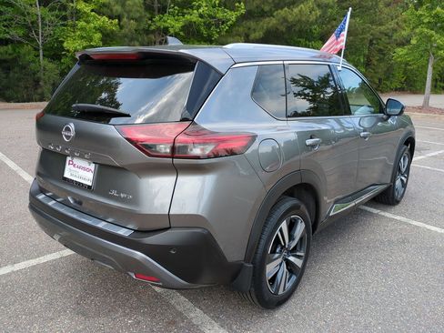 Used 2023 Nissan Rogue SL AWD/4WD image 4