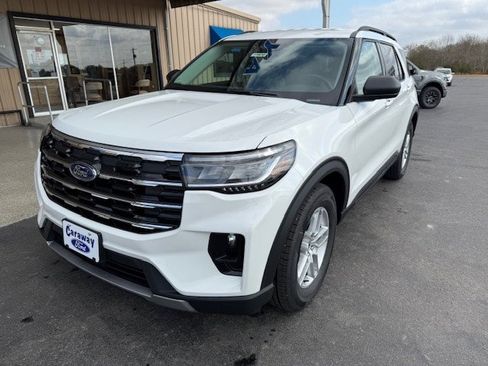 New 2026 Ford Explorer Active w/ Active Comfort Package image 3