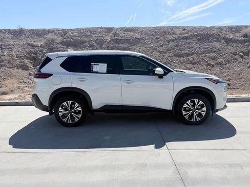 Certified 2023 Nissan Rogue SV FWD image 4