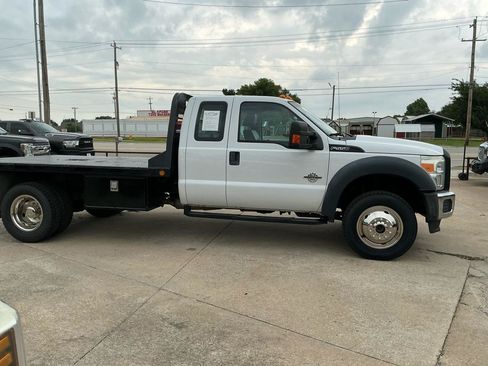 Used 2016 Ford F550 4x4 SuperCab Super Duty image 5