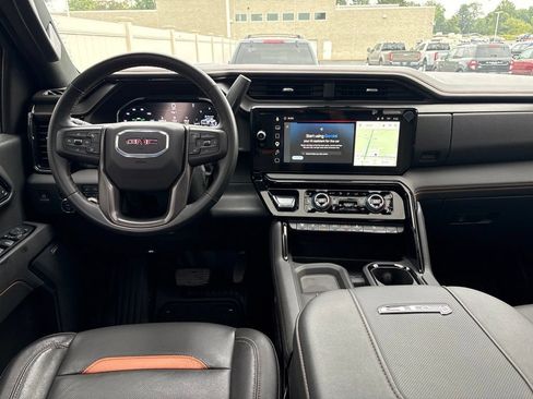 Used 2025 GMC Sierra 2500 AT4 w/ AT4 Premium Plus Package AWD/4WD image 9