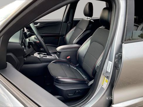 Used 2024 Ford Escape ST-Line FWD image 8