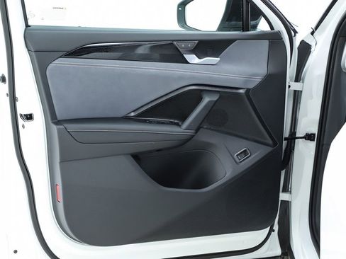 New 2026 Volkswagen Tiguan SE R-Line image 18