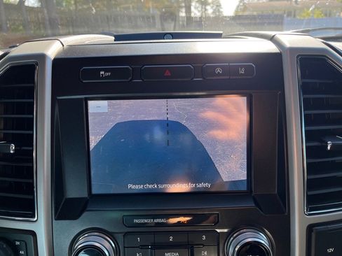 Used 2020 Ford F150 Lariat w/ Equipment Group 502A Luxury image 28