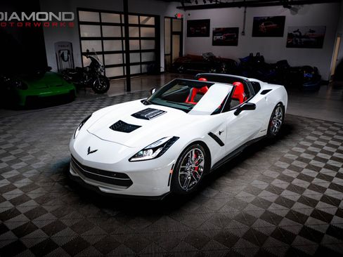 Used 2019 Chevrolet Corvette Stingray Coupe RWD image 3