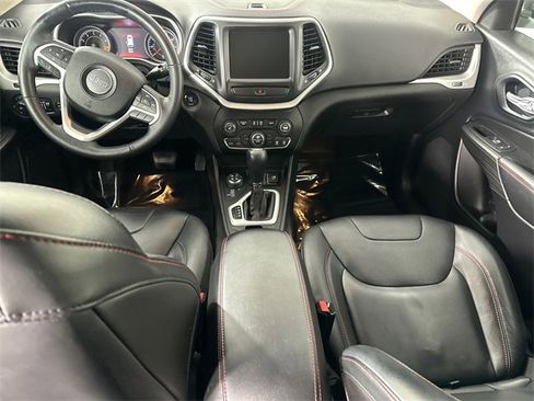 Used 2015 Jeep Cherokee Trailhawk w/ Comfort/Convenience Group image 19