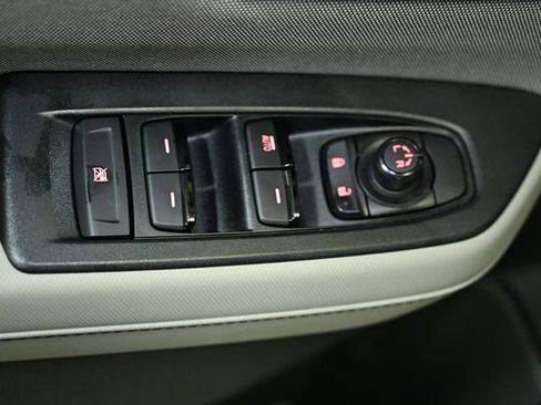 Used 2025 Subaru Forester image 39