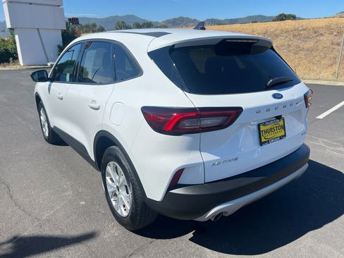 Used 2025 Ford Escape Active AWD/4WD image 8