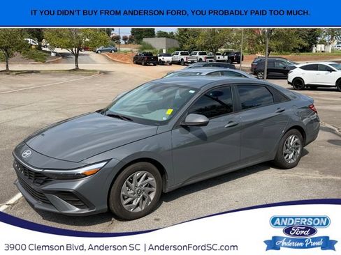 Used 2025 Hyundai Elantra Hybrid FWD image 1