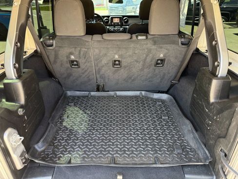 Used 2020 Jeep Wrangler Unlimited Sport S image 38