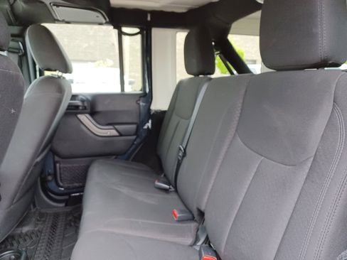 Used 2017 Jeep Wrangler Unlimited Sport AWD/4WD image 25