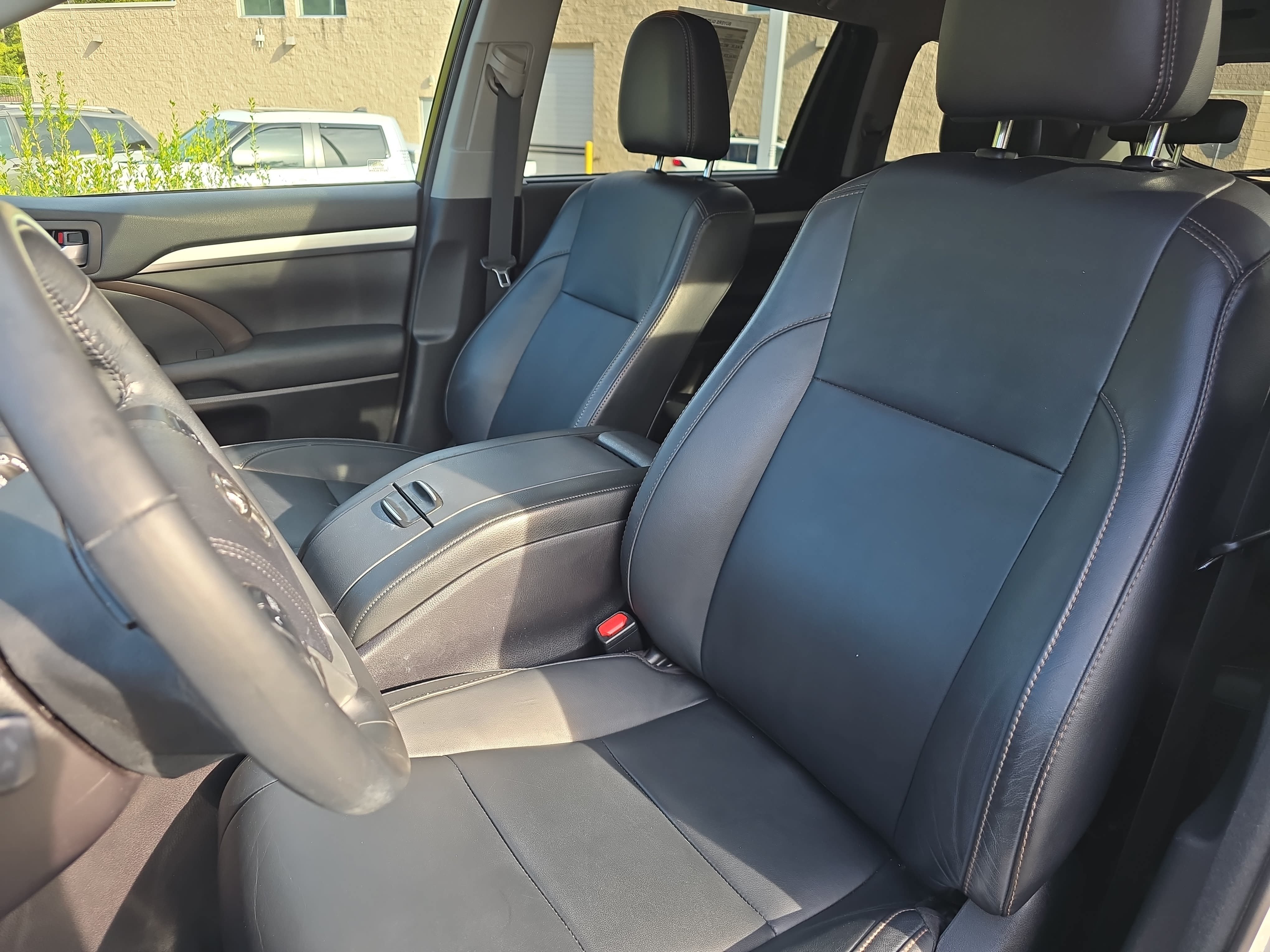 Used 2017 Toyota Highlander XLE AWD/4WD image 15