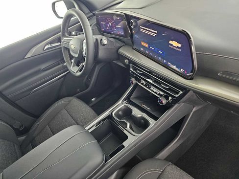 New 2026 Chevrolet Traverse LT image 11