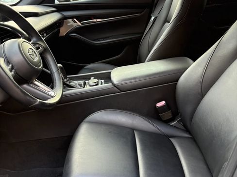 Used 2019 MAZDA MAZDA3 Hatchback w/ Preferred Package FWD image 39