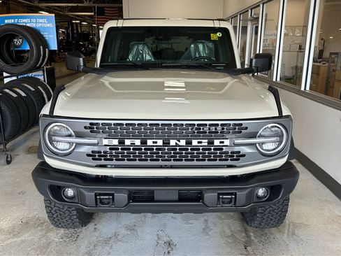 New 2025 Ford Bronco Badlands AWD/4WD image 3
