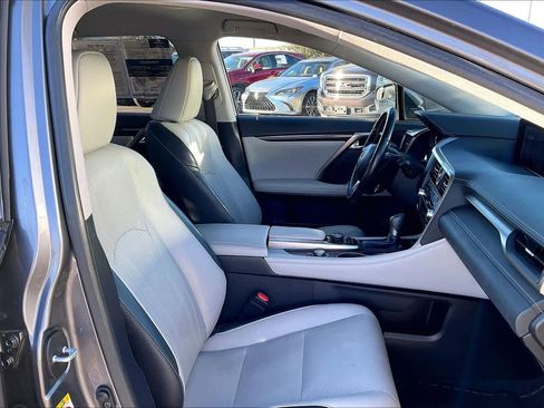 Used 2019 Lexus RX 350L w/ Premium Package image 8