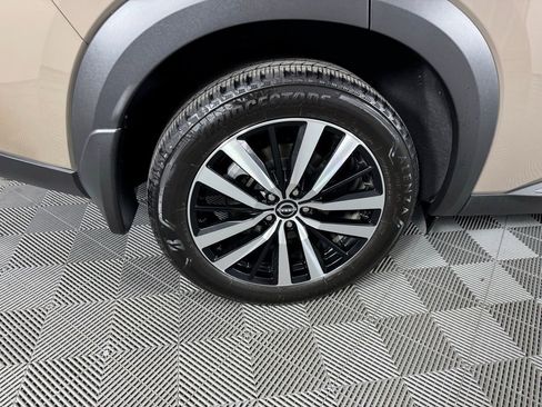 Used 2024 Nissan Pathfinder Platinum FWD image 36