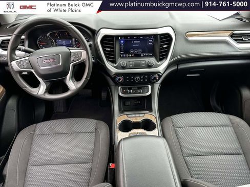 Used 2023 GMC Acadia SLE image 18
