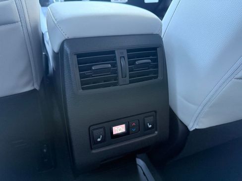 New 2025 Mitsubishi Outlander SEL image 24