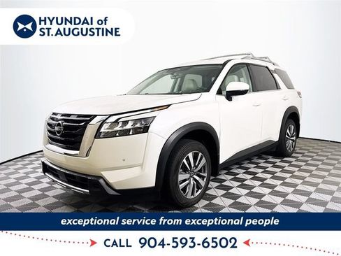 Used 2023 Nissan Pathfinder SL AWD/4WD image 1