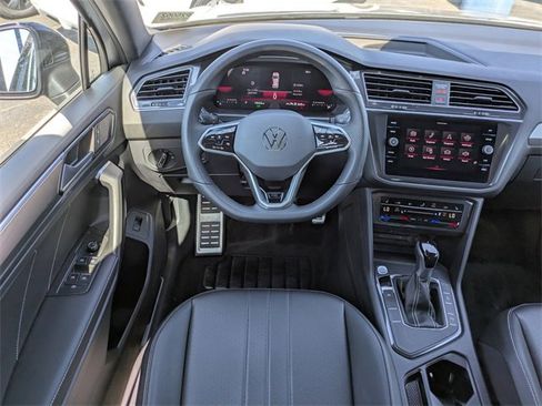 Certified 2024 Volkswagen Tiguan SE R-Line image 17