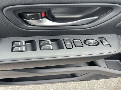 Used 2025 Honda Pilot EX-L image 17