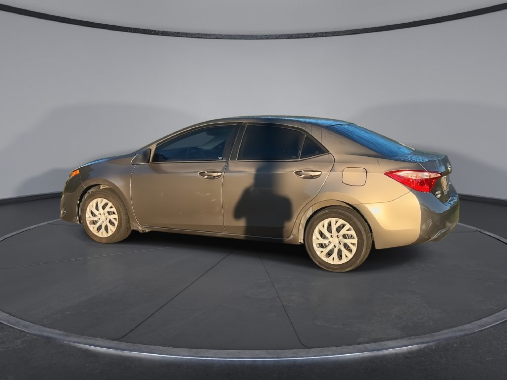 Used 2017 Toyota Corolla LE FWD image 6
