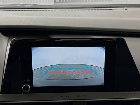 Used 2025 Toyota Prius LE image 22