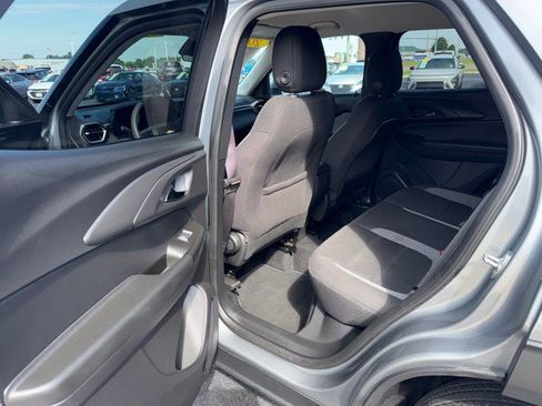 Used 2025 Chevrolet TrailBlazer LT AWD/4WD image 14