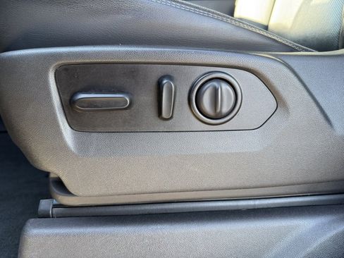 Used 2020 Chevrolet Silverado 1500 High Country w/ Technology Package image 28