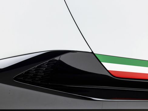 Used 2019 Lamborghini Huracan Performante image 27