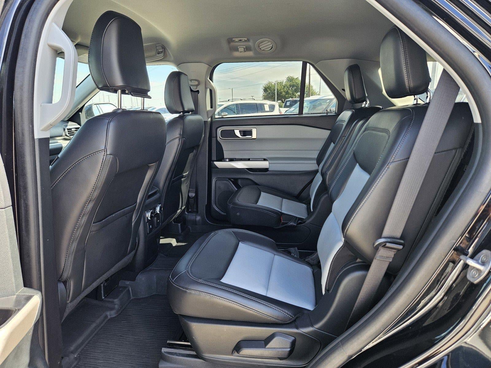 Used 2024 Ford Explorer XLT w/ Equipment Group 202A AWD/4WD image 9