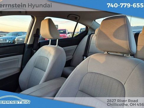 Used 2024 Nissan Altima 2.5 SV image 23