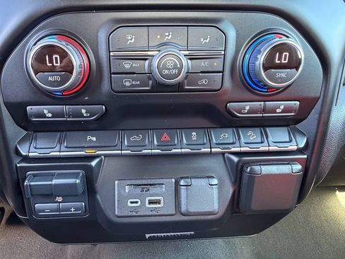 Used 2022 Chevrolet Silverado 2500 LT w/ Convenience Package AWD/4WD image 33