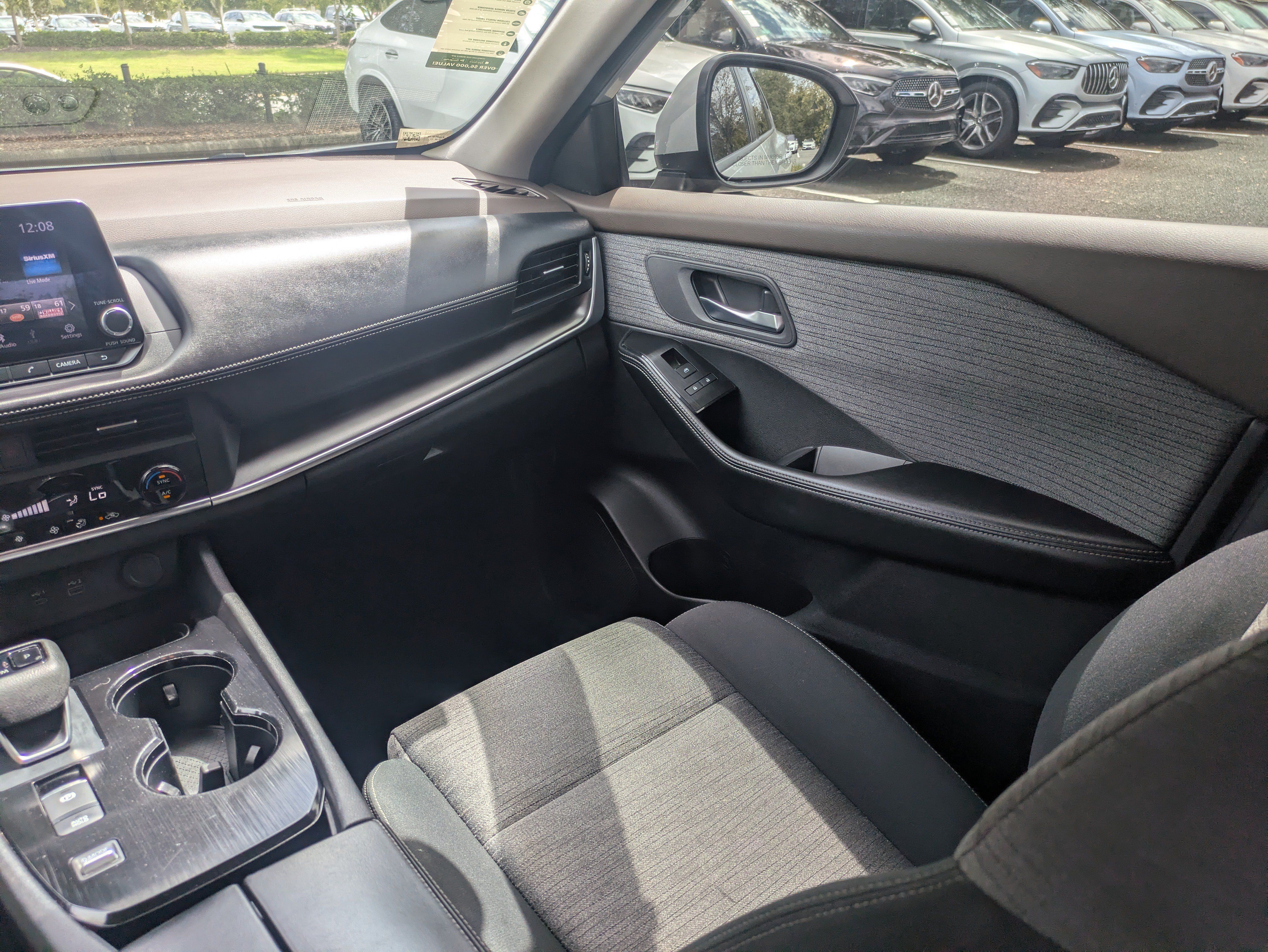 Used 2023 Nissan Rogue SV FWD image 15