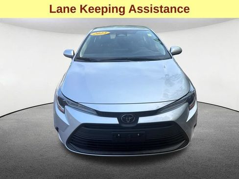 Used 2023 Toyota Corolla LE w/ Carpet Mat Package (TMS) FWD image 4