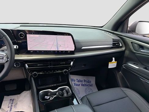 New 2026 Chevrolet Traverse LT w/ Driver Confidence Package AWD/4WD image 25