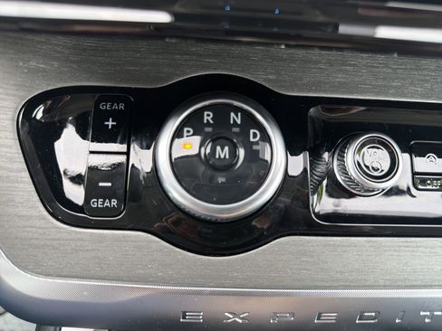 Used 2025 Ford Expedition Max Platinum w/ Driver's Package image 24