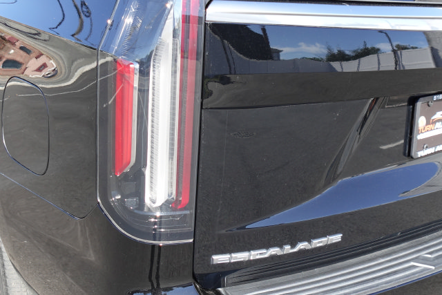 Used 2024 Cadillac Escalade Premium Luxury AWD/4WD image 54