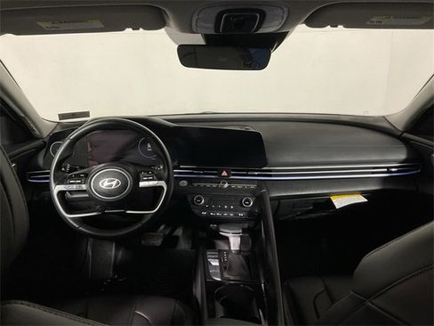 Used 2024 Hyundai Elantra Limited image 22