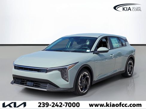 New 2026 Kia K4 EX FWD image 3