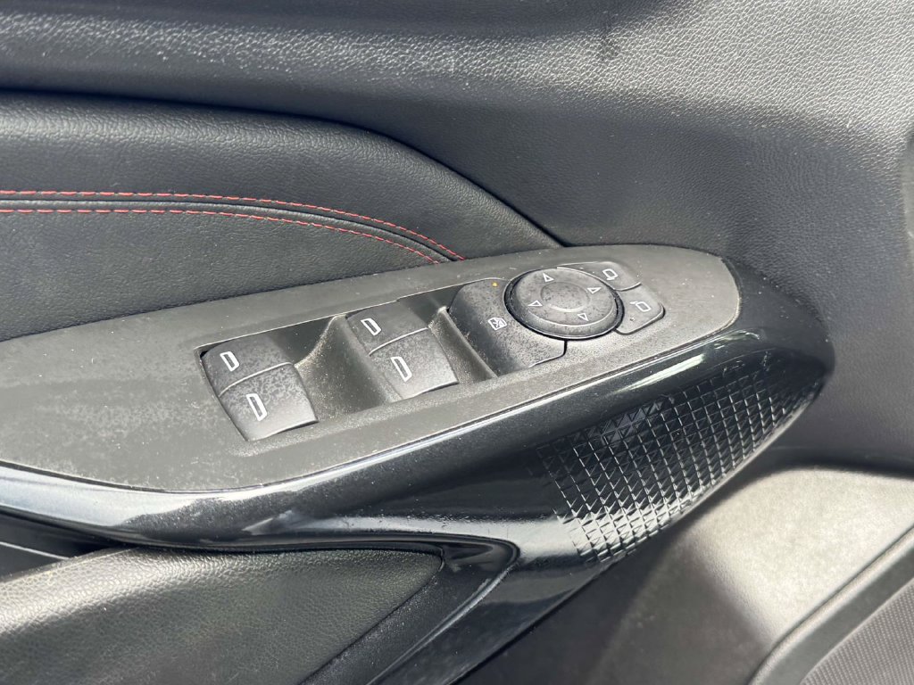 Used 2024 Chevrolet Trax RS w/ Driver Confidence Package FWD image 19