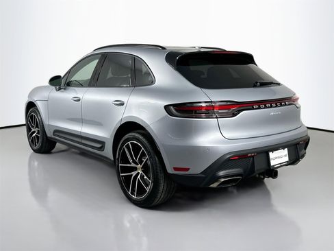 Certified 2025 Porsche Macan image 3