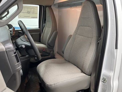 New 2025 Chevrolet Express 3500 Work Van w/ Power Convenience Package image 17