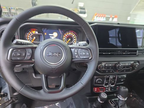 New 2026 Jeep Wrangler Unlimited Rubicon w/ Whitecap Package AWD/4WD image 16