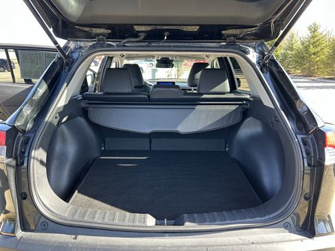 Certified 2023 Toyota Corolla Cross XLE image 18