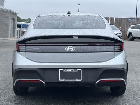 Certified 2025 Hyundai Sonata SE FWD image 12